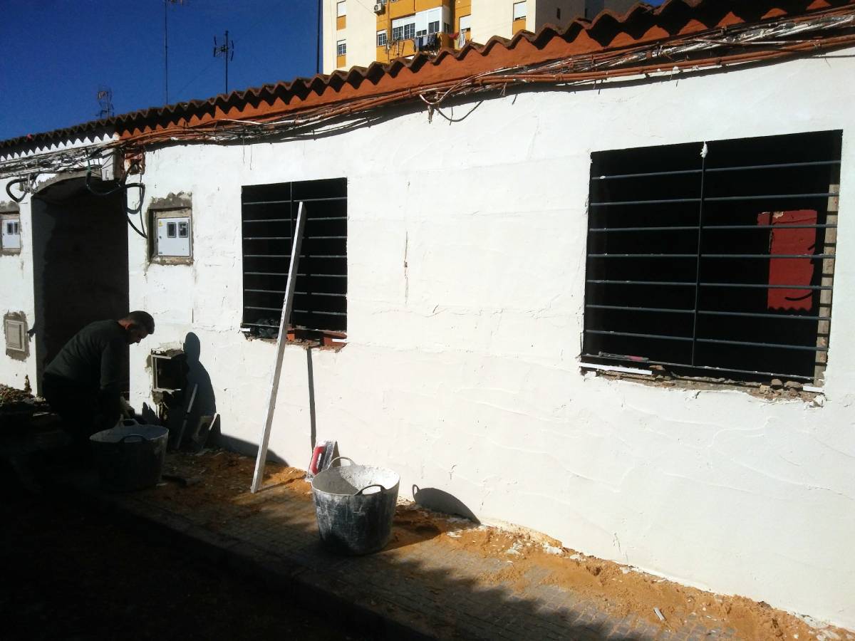 Rehabilitación de viviendas en Huelva ejecución por grupo Assista fachada 4