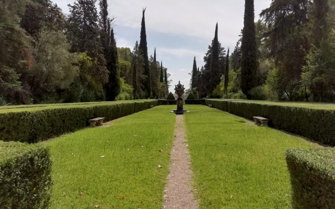 Mantenimiento de jardines del Palacio de Moratalla