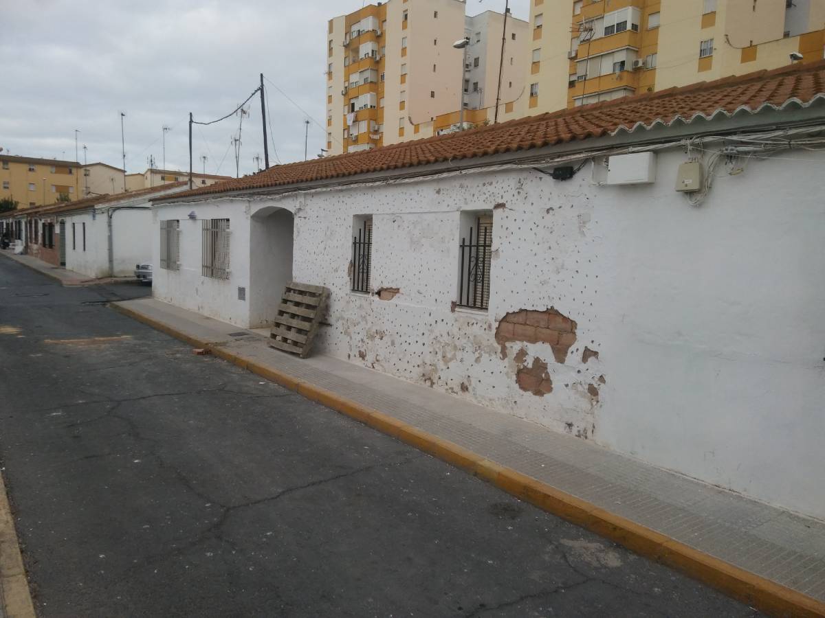 Rehabilitación de viviendas en Pérez Cubillas Huelva por grupo Assista fachada 9