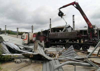 Demolición de edificación industrial en Girona