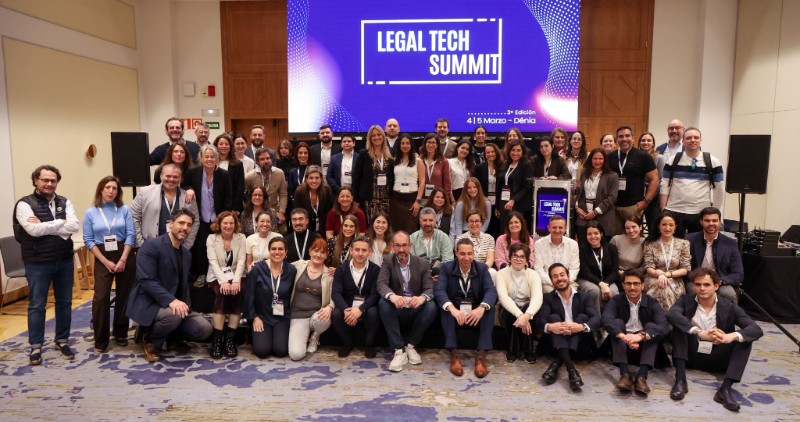 Foto de grupo de los asistentes al Legal Tech Summit